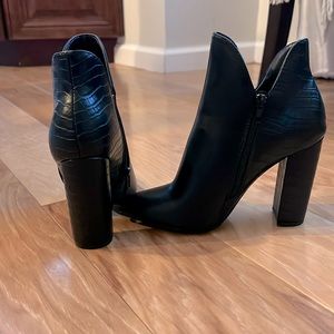 Brand new Qupid 3 inch booties